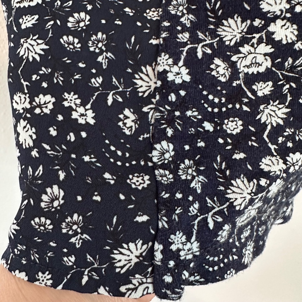 Ann Taylor LOFT Floral Puff Sleeve, Size Medium - Picture 6 of 9